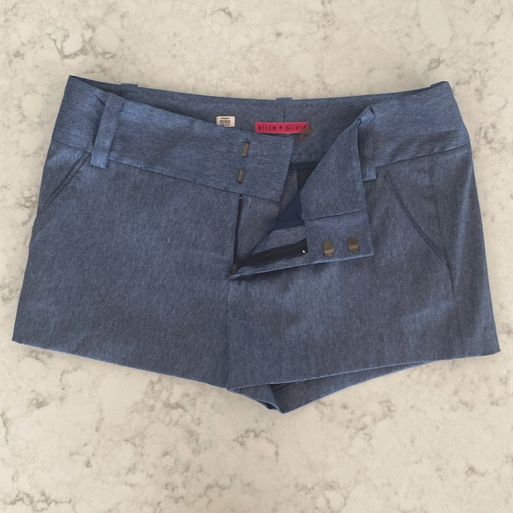 Alice + Olivia low rise short in dark chambray size 8
